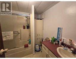 4pc Bathroom - 5281 69th Avenue Ne, Salmon Arm, BC V0E1K0 Photo 7