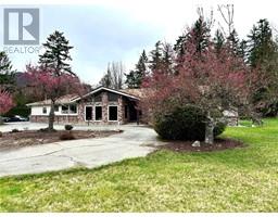 Patio - 2809 Herd Rd, Duncan, BC V9L6A3 Photo 2