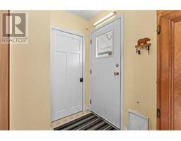 4pc Bathroom - 2218 Park Avenue, Lumby, BC V0E2G0 Photo 4