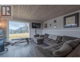 Living room - 3909 Gartrell Road, Summerland, BC V0H1Z4 Photo 7