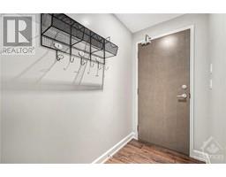 Living room - 10 Rosemount Avenue Unit 204, Ottawa, ON K1Y1P4 Photo 3