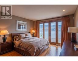 Bedroom - 17019 Lakeshore Drive N, Summerland, BC V0H1Z6 Photo 4