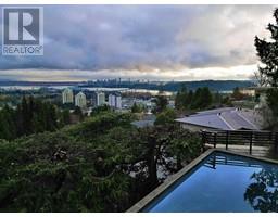 832 Younette Drive, West Vancouver, BC V7T1S9 Photo 3