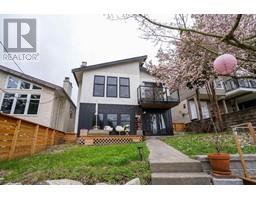 381 Clarence Street, Port Moody, BC V3H2Y1 Photo 2