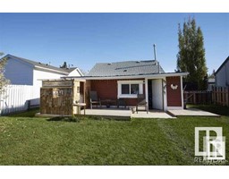 Family room - 9804 100 St, Morinville, AB T8R1G3 Photo 4