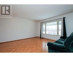 Living room - 51 Berry Avenue, Red Deer, AB T4R1K5 Photo 2
