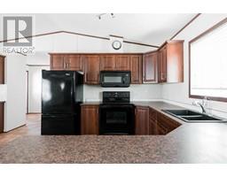 Kitchen - 160 Greenbriar Bay, Fort Mcmurray, AB T9H3Y5 Photo 7