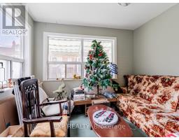 Family room - 654 Crawford St, Toronto, ON M6G3K2 Photo 4
