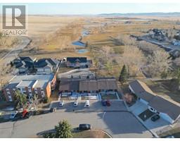 13 Chinook Crescent W, Claresholm, AB T0L0T0 Photo 4