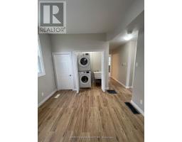 Room B 157 Rutherford Ave, Peterborough, ON K9J5C8 Photo 6