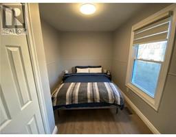Family room - 6061 Barker Street, Niagara Falls, ON L2G1Y5 Photo 6