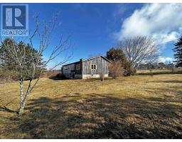 Bath (# pieces 1-6) - 335 Fort Point Road, Weymouth North, NS B0W3T0 Photo 6