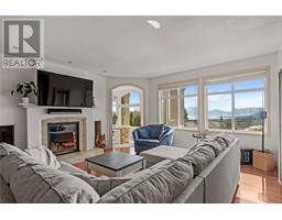 Living room - 1746 Vineyard Drive, West Kelowna, BC V4T2W7 Photo 4