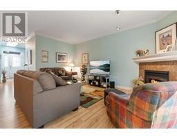 Living room - 331 Chardonnay Avenue, Oliver, BC V0H1T4 Photo 6
