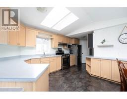 Kitchen - 205 Cree Road, Fort Mcmurray, AB T9K1X8 Photo 6