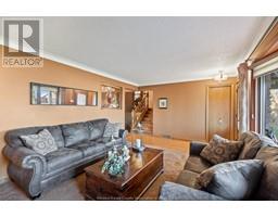 Family room/Fireplace - 15 Lawson, Tilbury, ON N0P2L0 Photo 3
