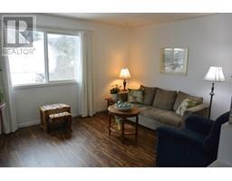 Living room - 763 Broughton Avenue, Quesnel, BC V2J1L5 Photo 2