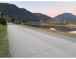 8573 S River Road, Mission, BC V0M1H0 Photo 3