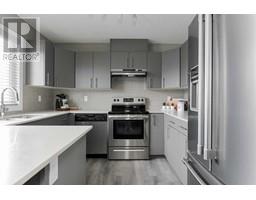 Kitchen - 109 401 Athabasca Avenue, Fort Mcmurray, AB T9J0A1 Photo 2