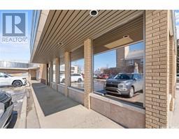 100 Fairford Street W, Moose Jaw, SK S6H1V3 Photo 3