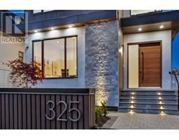 325 W 22nd Street, North Vancouver, BC V7M2A3 Photo 2