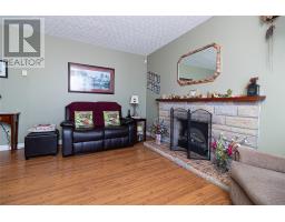 Living room - 4 Smallwood Drive, Mount Pearl, NL A2N1A7 Photo 4