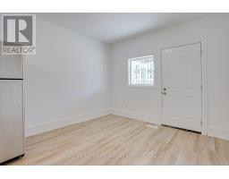 Bedroom - 75 Queenston St, St Catharines, ON L2R2Z1 Photo 7
