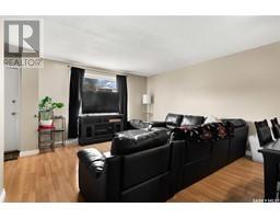 Living room - 71 Killarney Way, Regina, SK S4S6X8 Photo 3