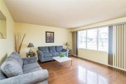 Living room - 433 Newman Avenue, Winnipeg, MB R2C2H3 Photo 5