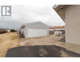 4pc Bathroom - 125 Silvertip Place, Fort Mcmurray, AB T9H3B2 Photo 2