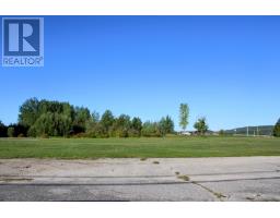2 Deer Ave, Manitouwadge, ON P0T2C0 Photo 3