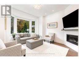 Living room - 119 Kendal Ave, Toronto, ON M5R1L8 Photo 2