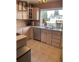 Family room - 123 Thacker Crescent, Prince George, BC V2M6G1 Photo 7