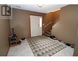 Living room - 7814 Piedmont Crescent, Prince George, BC V2N3H9 Photo 3