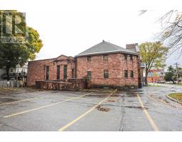 160 Spring St, Sault Ste Marie, ON P6A3A5 Photo 4