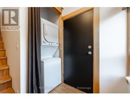 Primary Bedroom - U 2 2185 Dundas St W, Toronto, ON M6R1X5 Photo 4