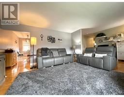 Living room - 1640 Coldwater Ave, Merritt, BC V1K1B8 Photo 6