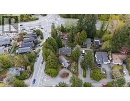 2194 Windridge Drive, North Vancouver, BC V7H1B5 Photo 4