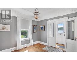 Foyer - 5618 Highway 332, Middle Lahave, NS B4V3E2 Photo 6