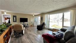 Living room - 454 13 Th Avenue N, Swan River, MB R0L1Z0 Photo 6
