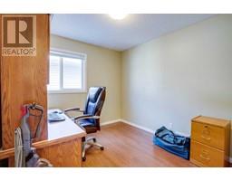 4pc Bathroom - 24 Copperstone Place Se, Calgary, AB T2Z0G5 Photo 3