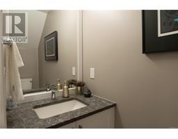 Bathroom - 402 595 Pandora Ave, Victoria, BC V8W1N6 Photo 6
