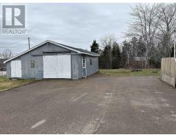 Bath (# pieces 1-6) - 15 Cemetery Road, Port Hastings, NS B9A1K1 Photo 3