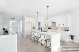 Kitchen - 821 Turnberry Cove, Niverville, MB R0A0A1 Photo 4