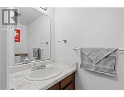 Bedroom - 5815 Swayze Drive Unit 7, Niagara Falls, ON L2J3W3 Photo 5
