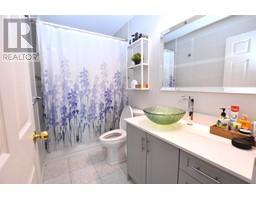 201 83 Star Crescent, New Westminster, BC V3M6X8 Photo 7