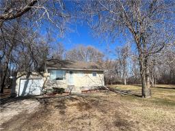 Eat in kitchen - 139132 Pth 10 Highway, Dauphin, MB R7N2T8 Photo 2
