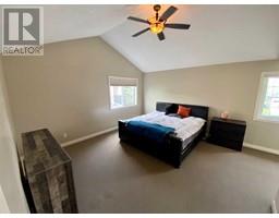 2pc Bathroom - 152 Stonemere Point, Chestermere, AB T1X1V8 Photo 3