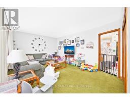 Primary Bedroom - 1902 Rossland Rd E, Whitby, ON L1N3P5 Photo 4