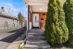 Laundry room - 18 Prince Street, St Catharines, ON L2R3X7 Photo 5